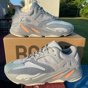 Yeezy 700 “Inertia” Sz9